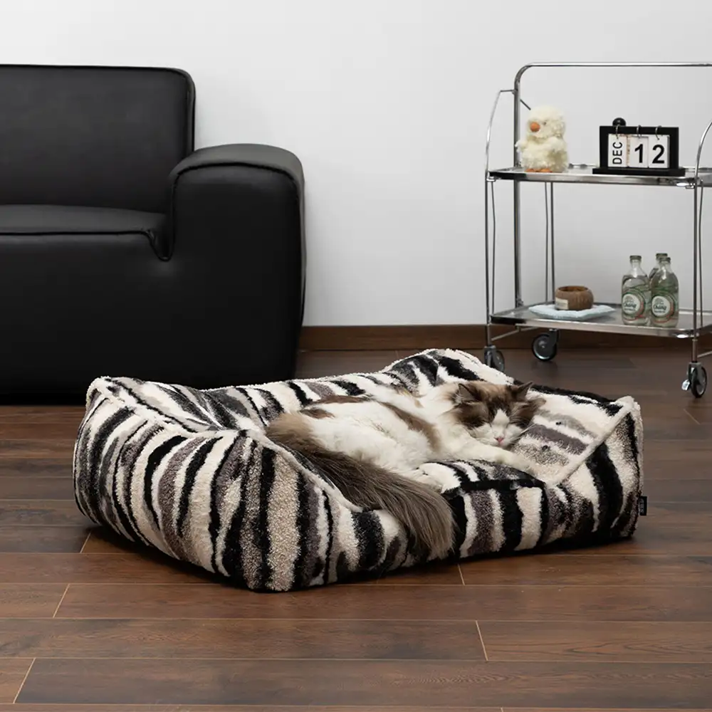 Artistic Faux Lambs Wool Warm Scratch-Resistant & Deep Sleep Comfort Large Dog Bed - Holidayae